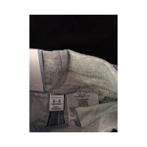 Baby gap shorts size 0-3 months - Picture 2 of 4